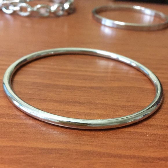 Bangle bracelet - Picture 1 of 2